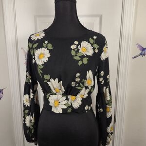 Forever 21 Black Daisy Print Tie-Back Crop Top Long Bell Sleeve Size M